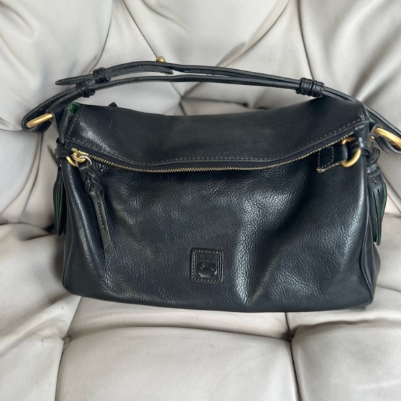 DOONEY & BOURKE BLACK LEATHER SHOULDER BAG WITH GREEN TUSSLES - Picture 7 of 10